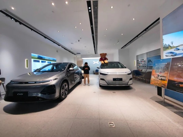 小鹏汽车深圳壹方天地展厅设计