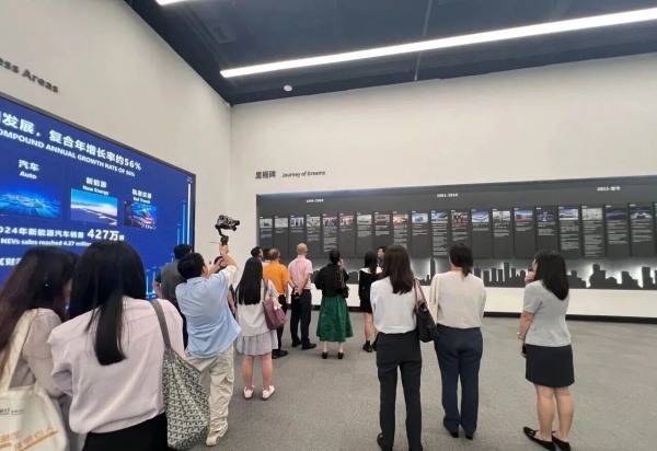 深圳比亚迪展厅设计