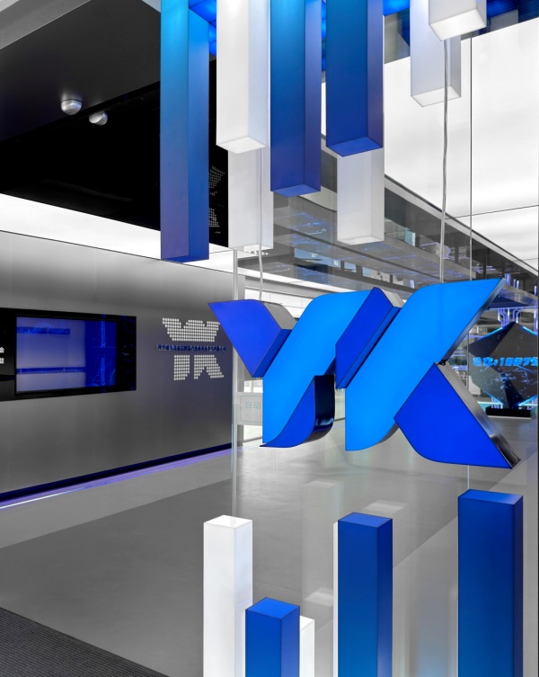 以光为刃，筑就科技剧场：盈科电子展厅篇的光影叙事美学