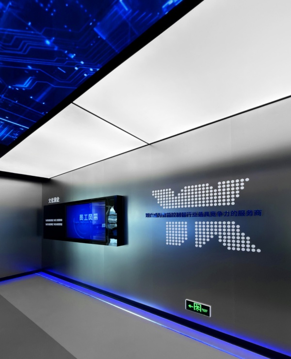 以光为刃，筑就科技剧场：盈科电子展厅篇的光影叙事美学