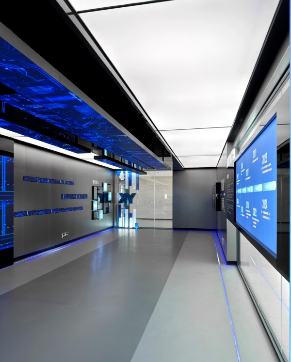 以光为刃，筑就科技剧场：盈科电子展厅篇的光影叙事美学