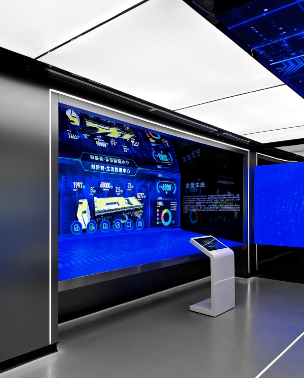 以光为刃，筑就科技剧场：盈科电子展厅篇的光影叙事美学