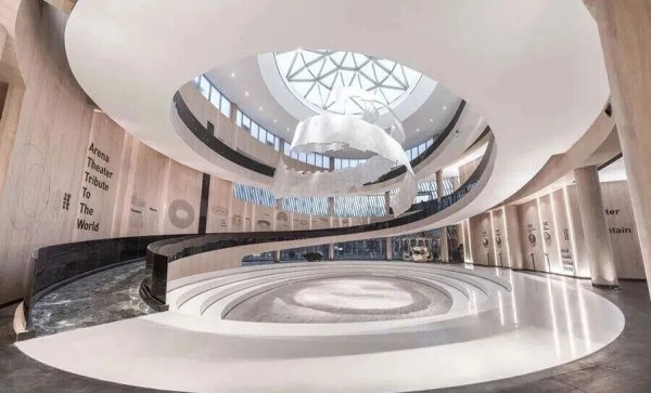 展厅设计的“流动灵魂”：楼梯设计如何重塑空间体验？