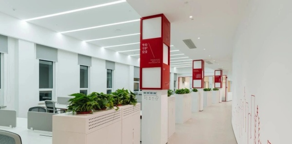 信可威打造连贯的展厅办公一体化案例赏析