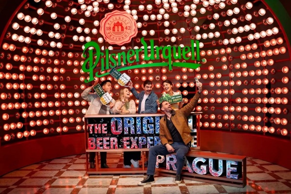 如何在商圈给顶级啤酒品牌做体验展厅？