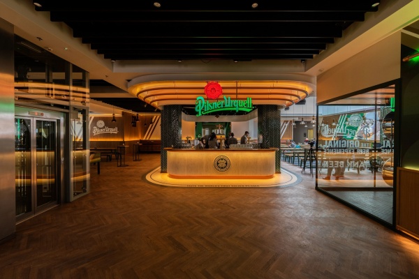 如何在商圈给顶级啤酒品牌做体验展厅？