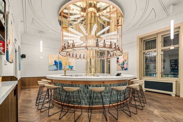 如何在商圈给顶级啤酒品牌做体验展厅？